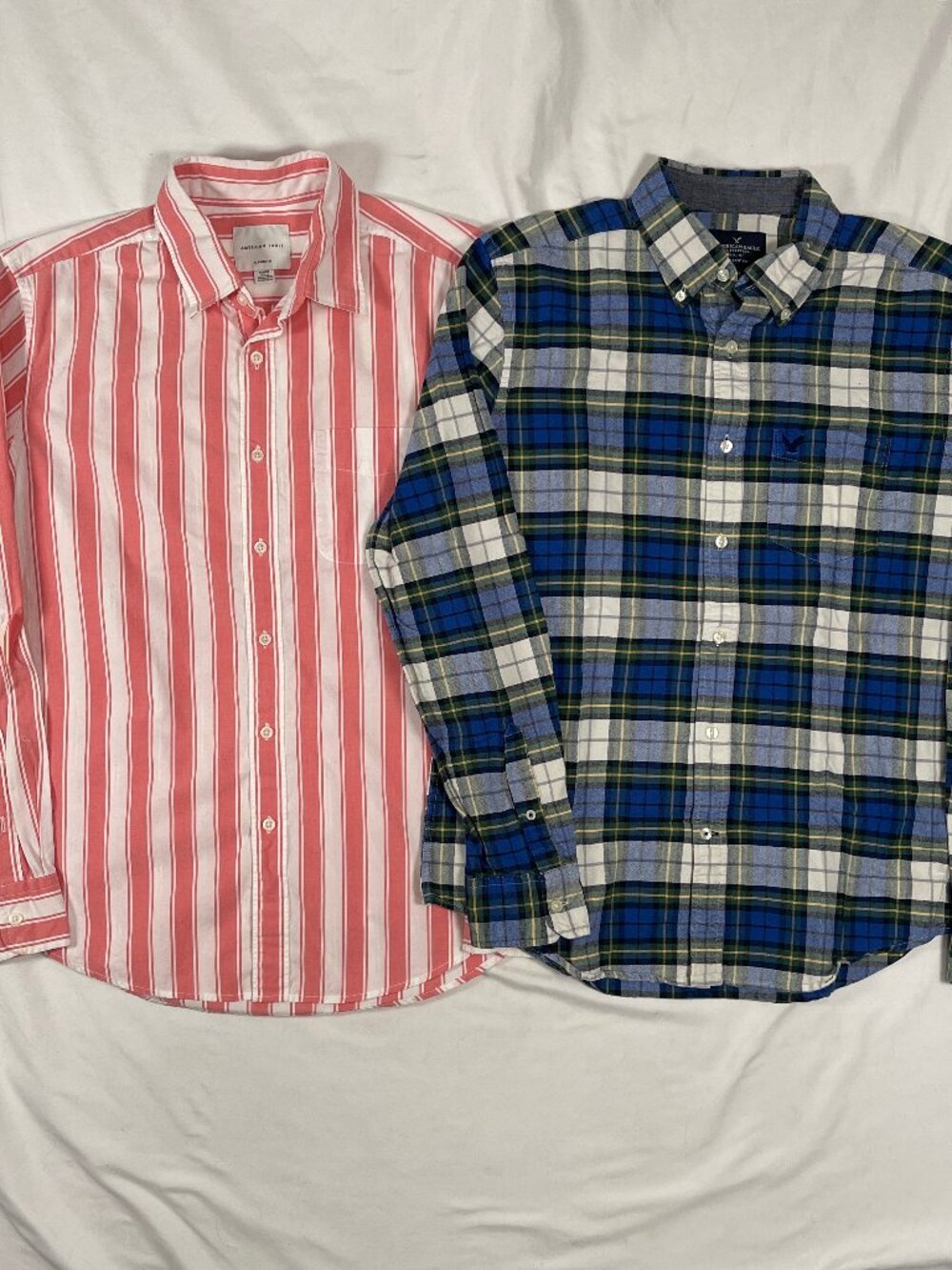 2 American Eagle Classic Fit Shirts Size Medium Long Sleeve Button Up Cotton